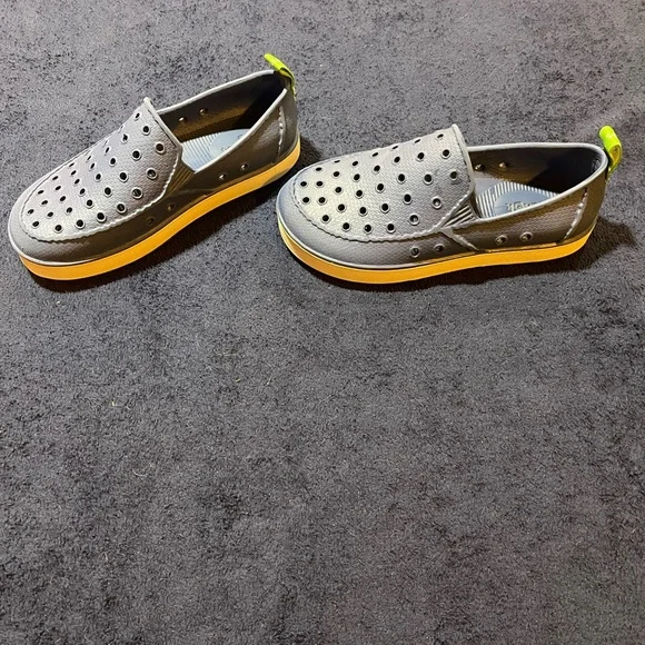 Sanuk blue children’s shoes! - Picture 2 of 4